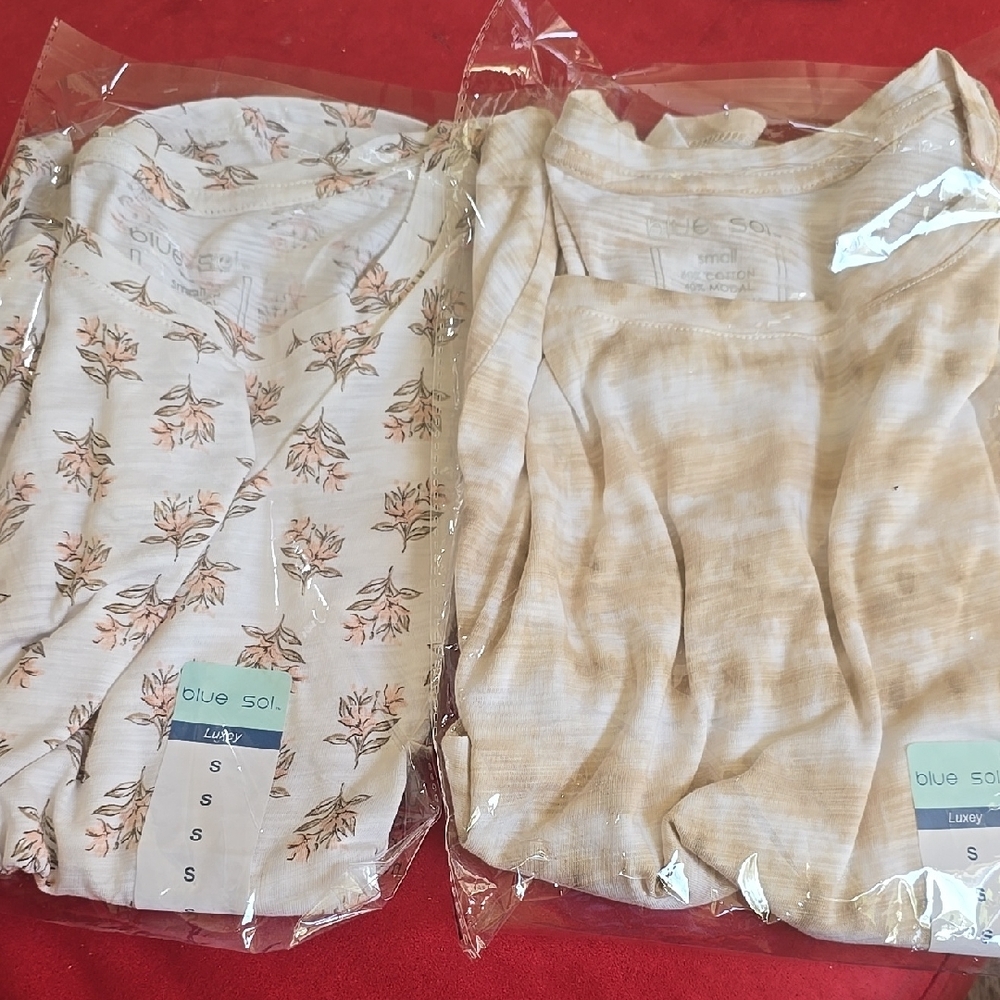 Blue Sol Beachy Women's Small Tops - bundle of 2